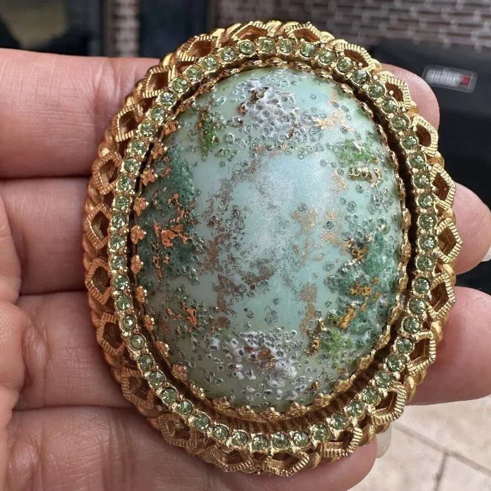 VTG DeNicola‎ Statement Brooch 2.25 Inch Green Easter Egg Cab Rhinestones Gold